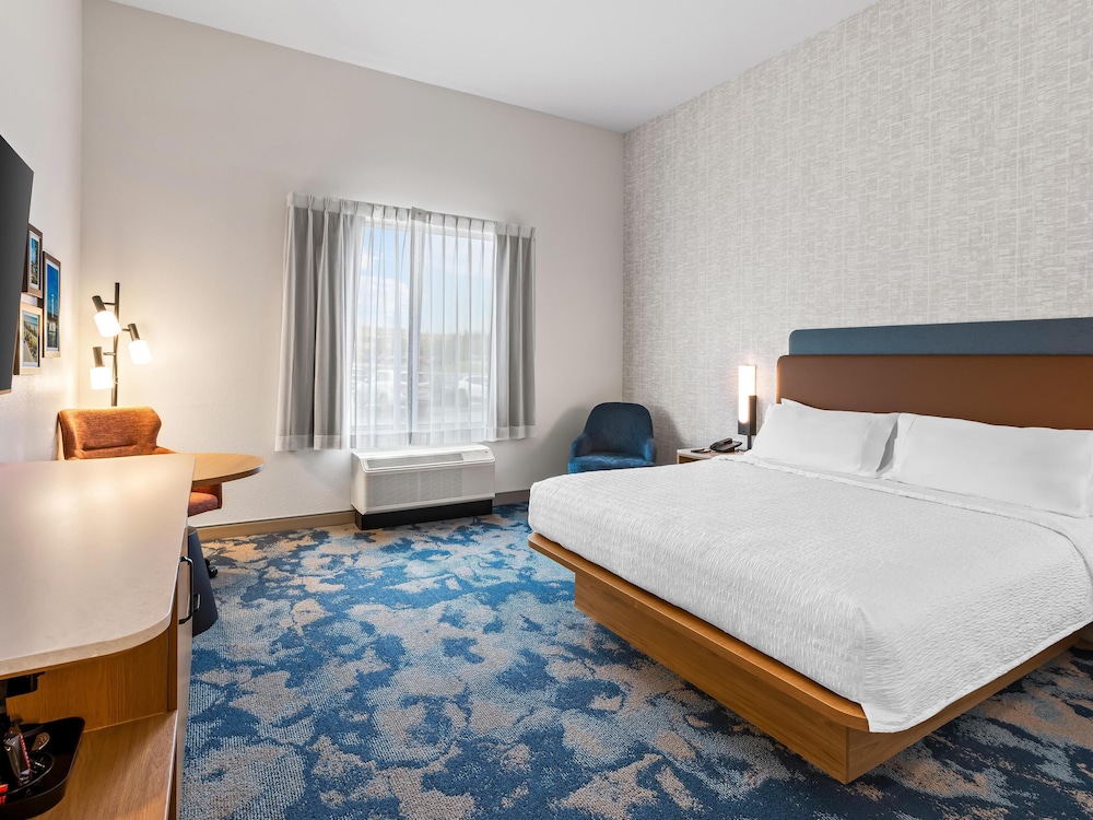 Suite, 1 King Bed, Accessible (Mobility, Hearing, 3x3 Shower) - Photo 1