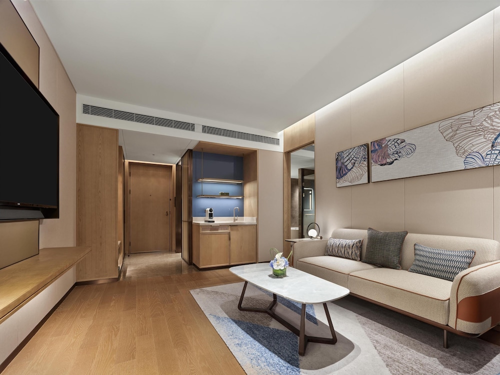 King Ambassador Suite