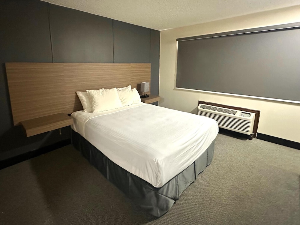 Family Suite, Multiple Beds, Non Smoking, Kitchenette