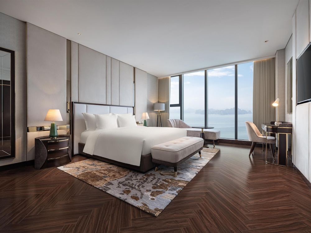 Suite, 1 Bedroom, Bay View - Photo 5
