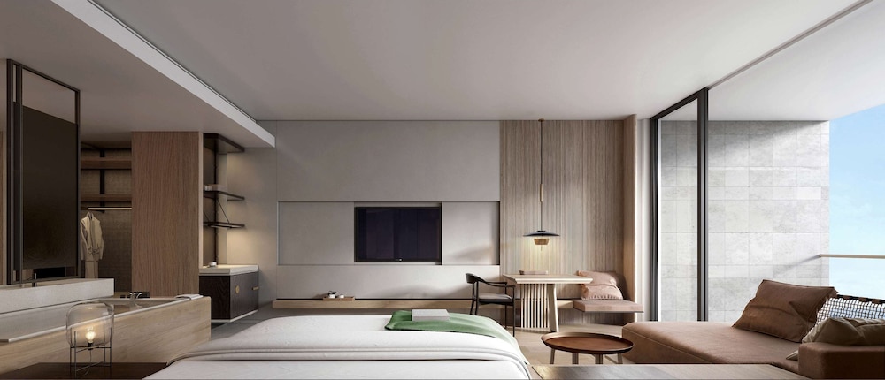 King Deluxe Room with Pool Access