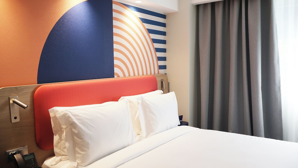 Standard Room, 1 Queen Bed - Photo 1