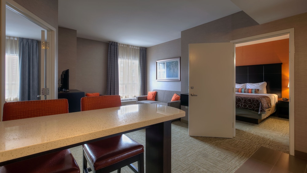 Suite, 2 Bedrooms, Kitchen (Dining)