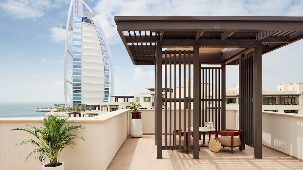 Suite (Burj View)