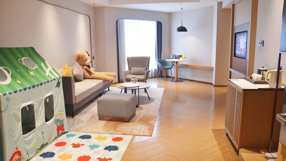 Suite, 1 King Bed (Kids Theme) - Photo 1