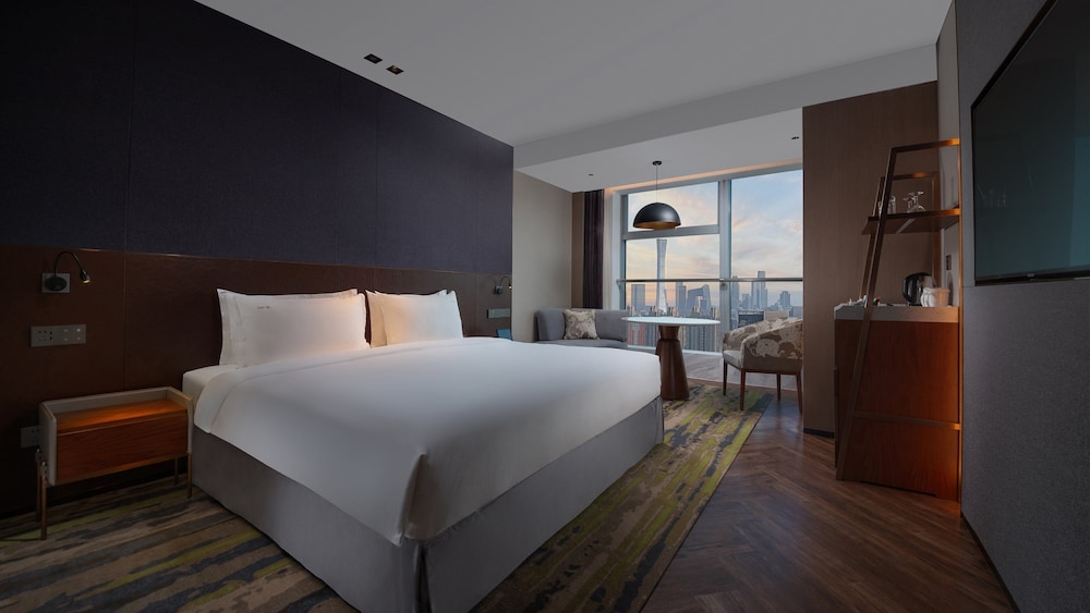 Standard Room, 1 King Bed, Club Lounge Access photo 1
