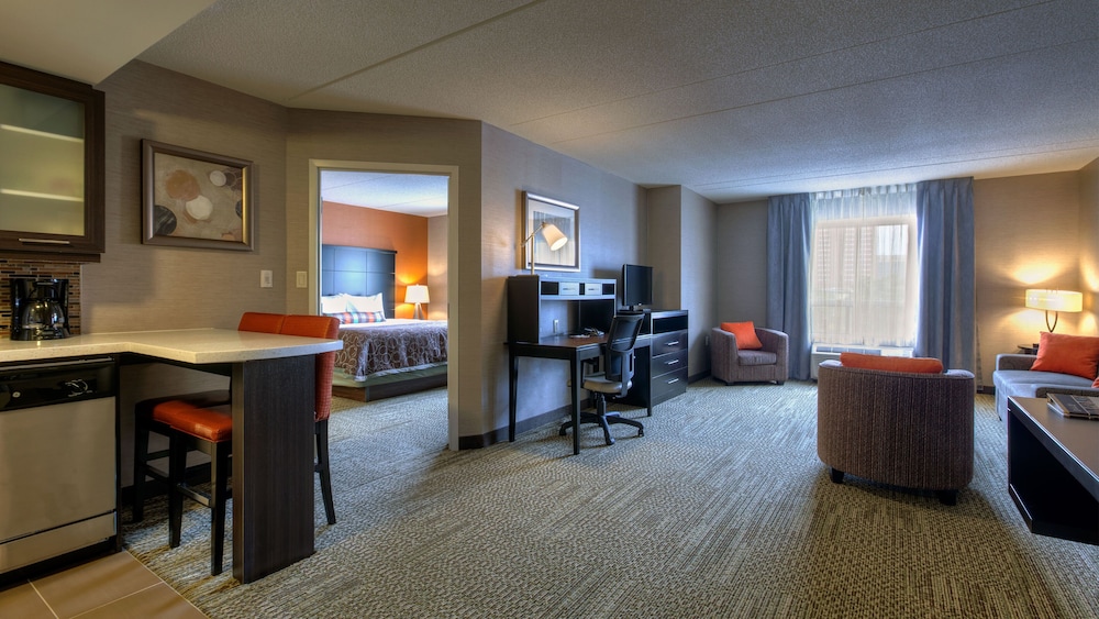 Suite, 1 Bedroom, Kitchen (Dining) - Photo 5