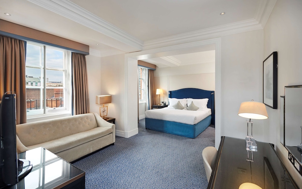 Family Suite, 1 King Bed (Wonderland)