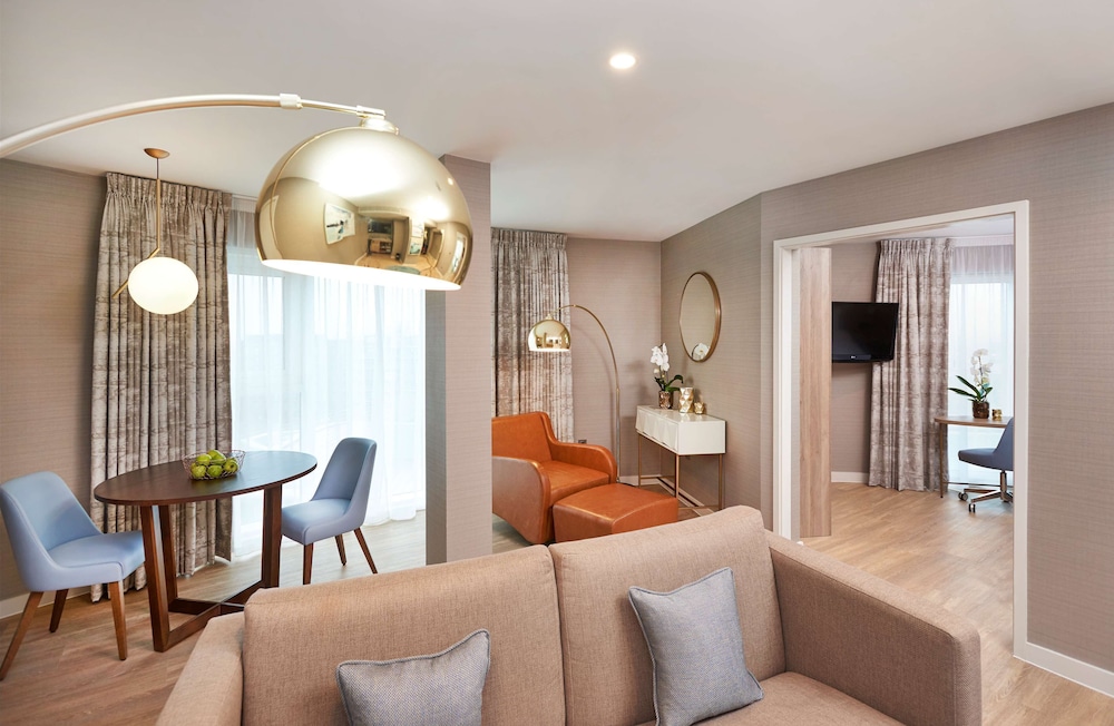 Deluxe Suite, 1 King Bed (Water View)