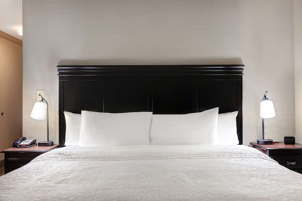 Studio, One King Bed, Non-Smoking - Photo 4