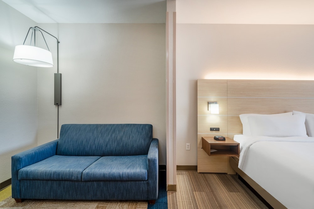 Suite, Multiple Beds - Photo 5