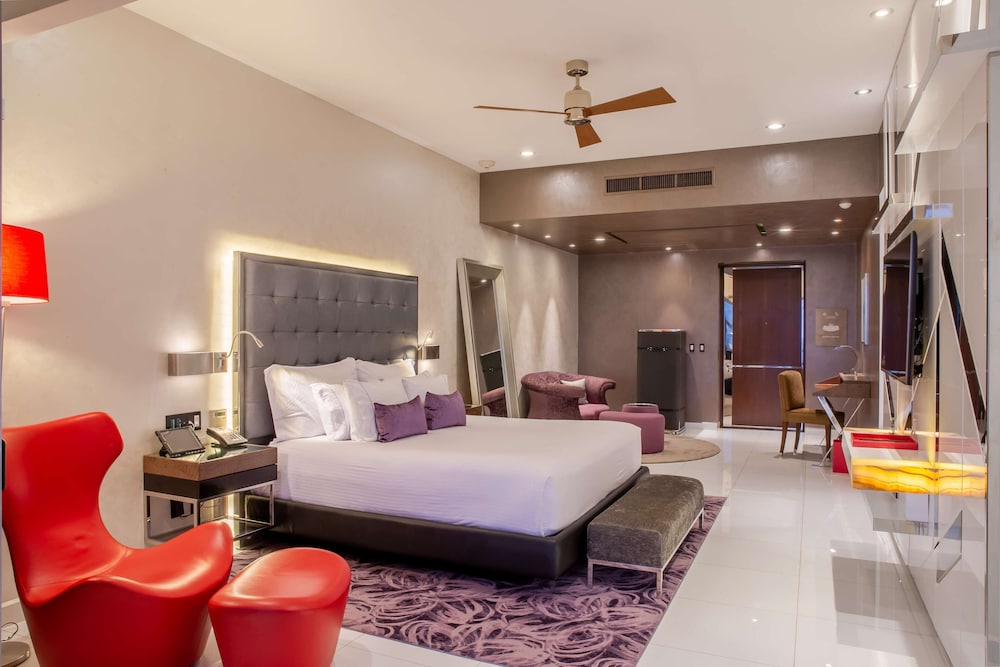 Suite North