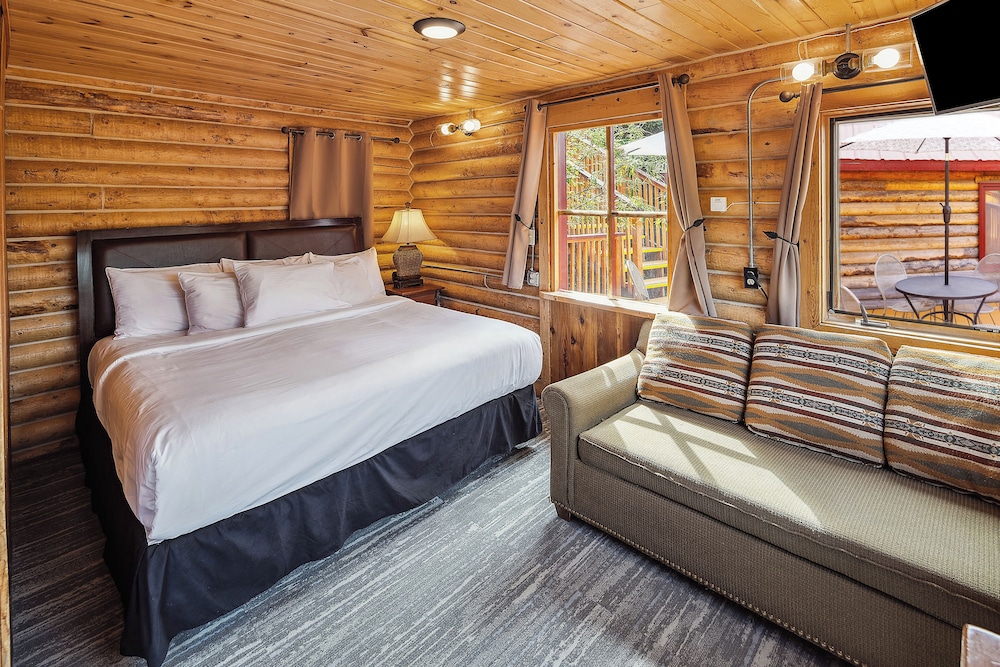 Deluxe Cabin, 1 King Bed with Sofa bed, Mountainside photo 1