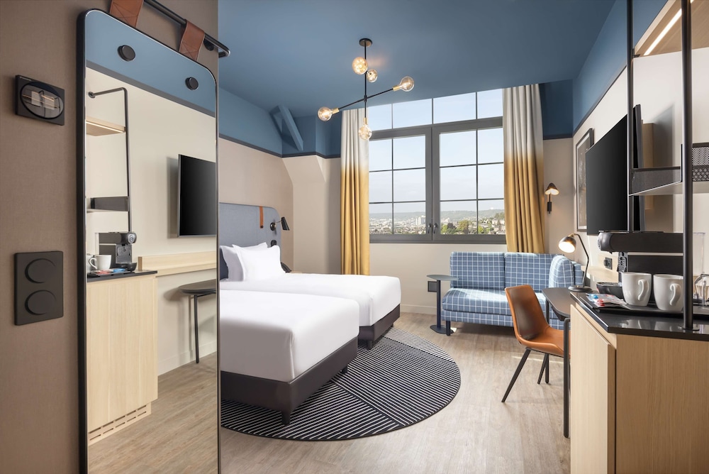 Deluxe Room, 2 Twin Beds, City View (Cathedral View) - Photo 5