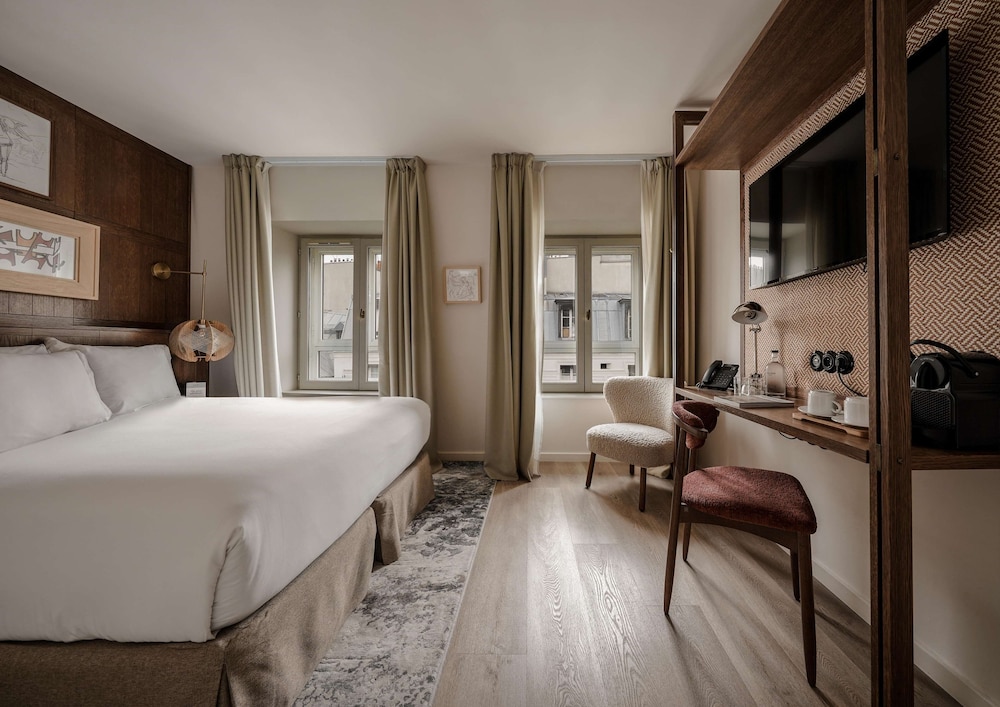 The Signature Extra City View double room for single use