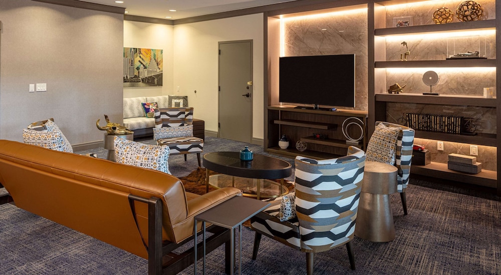 Suite - Photo 3