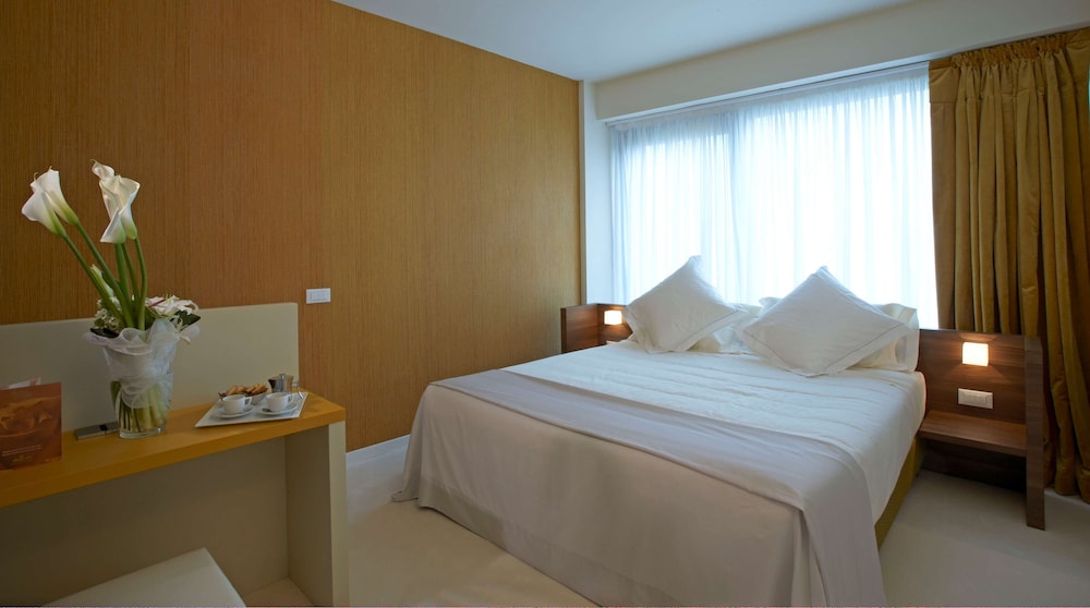 Junior Suite, 1 King Bed (Sofabed is a double bed) - Photo 1