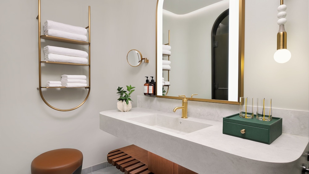 Suite, 1 Bedroom (Penthouse, 1 King Bed)