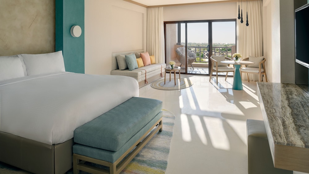 Suite, 1 King Bed, Garden View (North Wing) photo 1