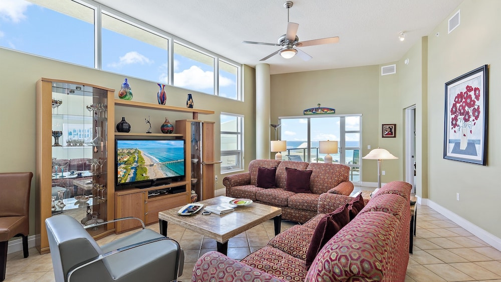 Condo, 3 Bedrooms