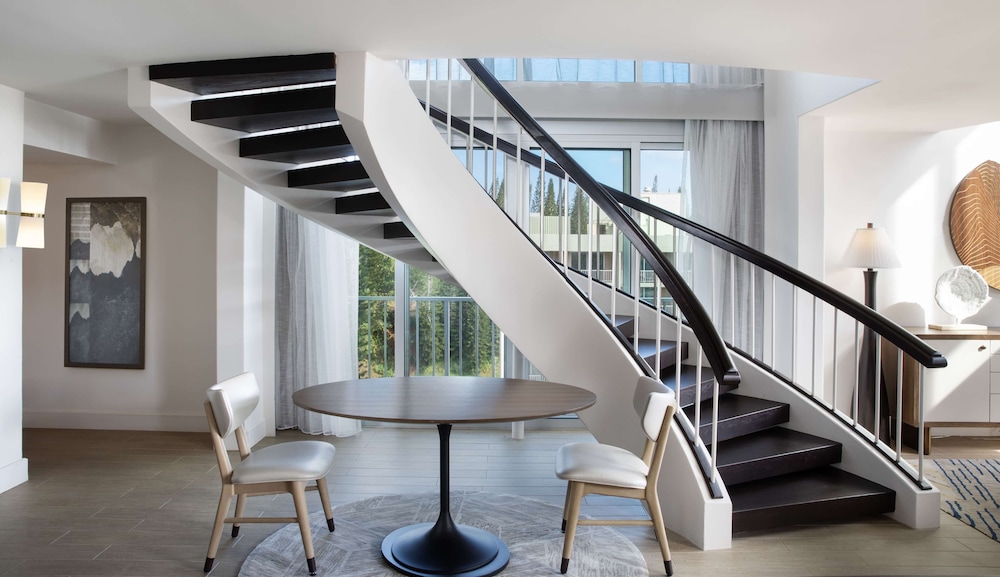 King Oceanfront Presidential Suite