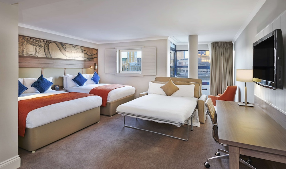 Family Room, 2 Double Beds (Deluxe) photo 2