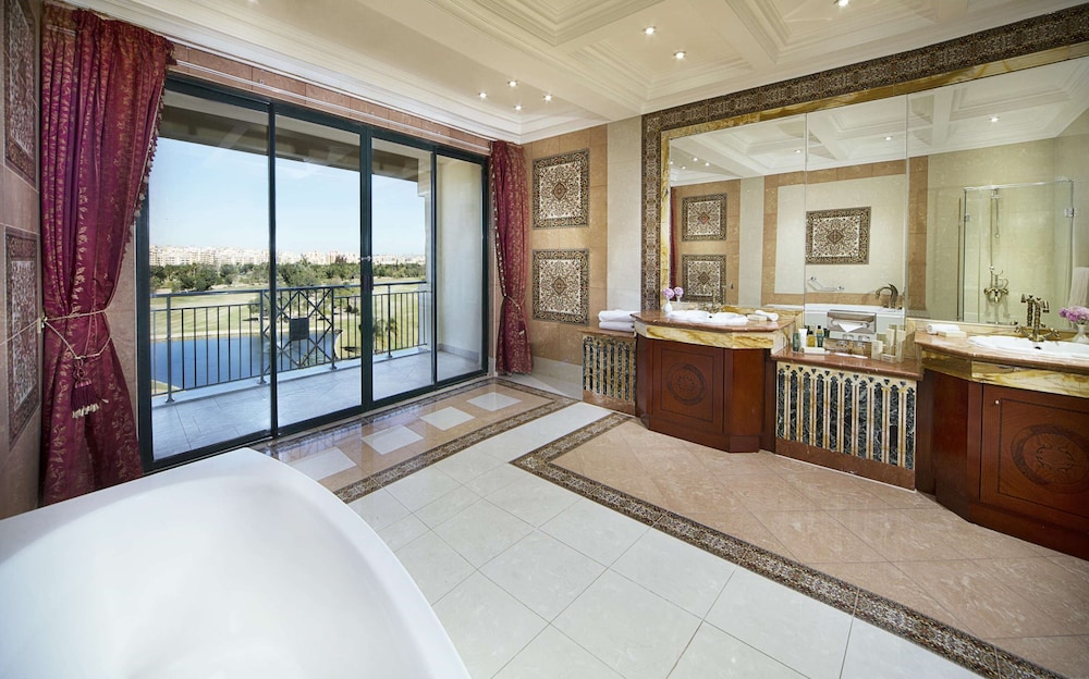 Executive Suite, 1 Queen Bed (Presidential)
