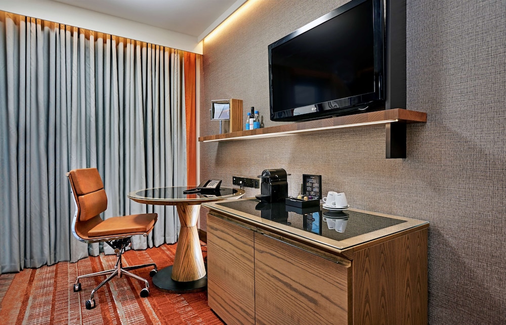 Deluxe King room (Plus)