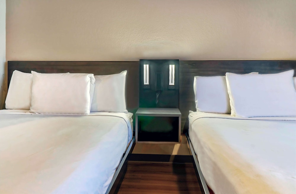 Deluxe Room, 2 Double Beds, Non Smoking, Refrigerator photo 2
