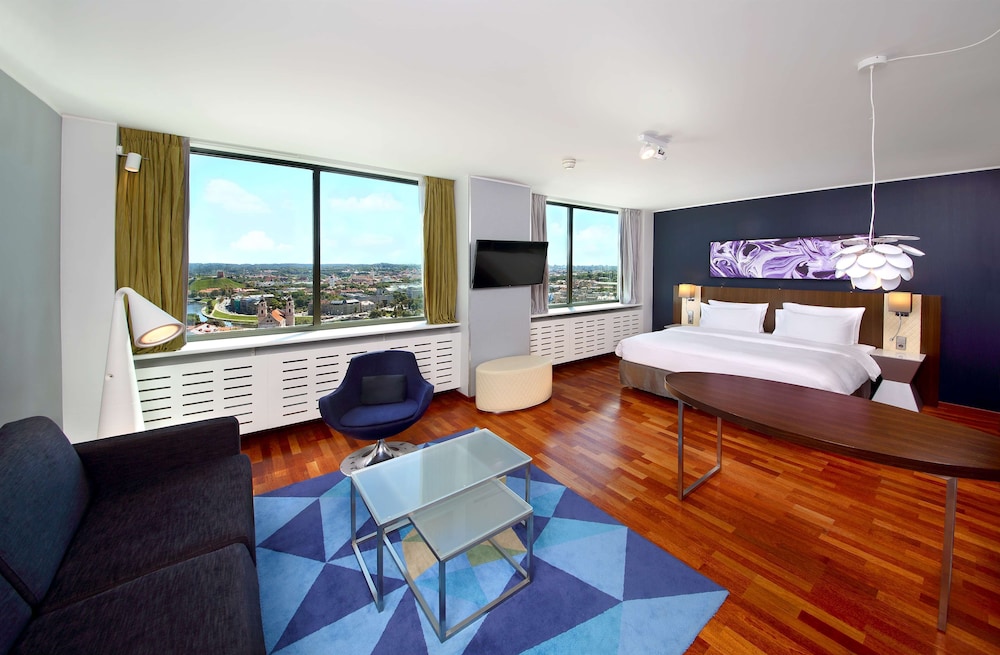 Suite, 1 Bedroom (Old Town View) - Photo 1