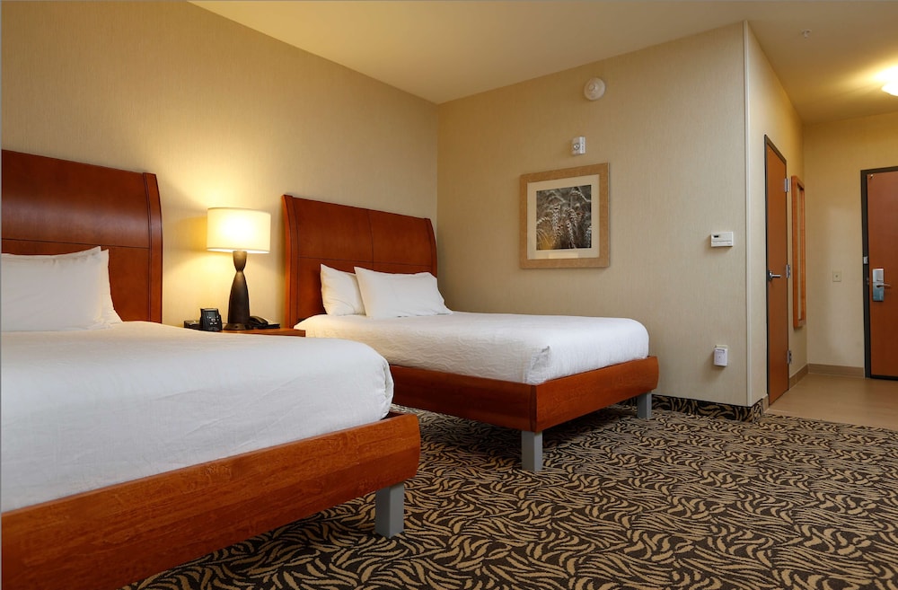 Room, 2 Queen Beds, Accessible, Bathtub (Mobility/Hearing) photo 2