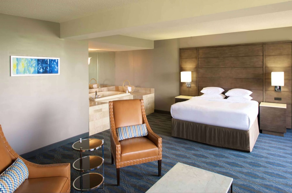 Room, 1 King Bed (Oversized) - Photo 4