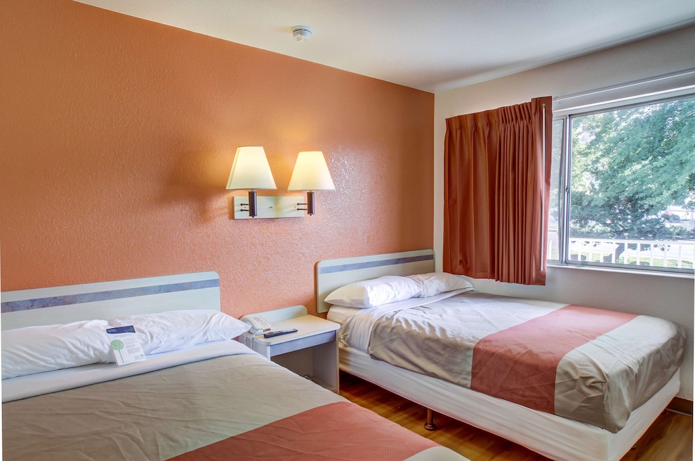 Standard Room, 2 Double Beds, Non Smoking photo 1