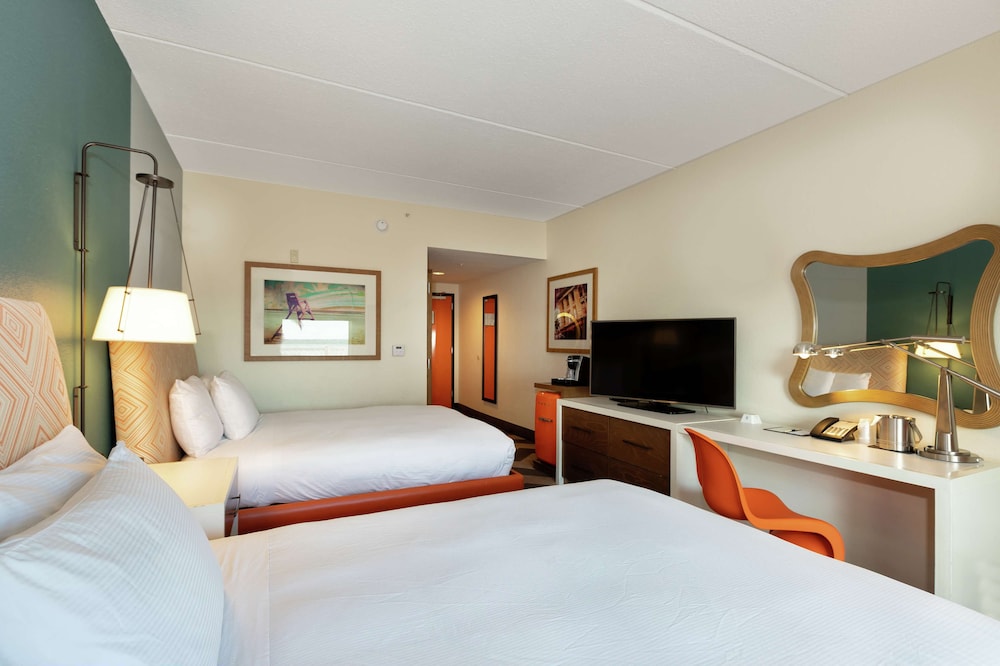 Room, 2 Queen Beds - Photo 1
