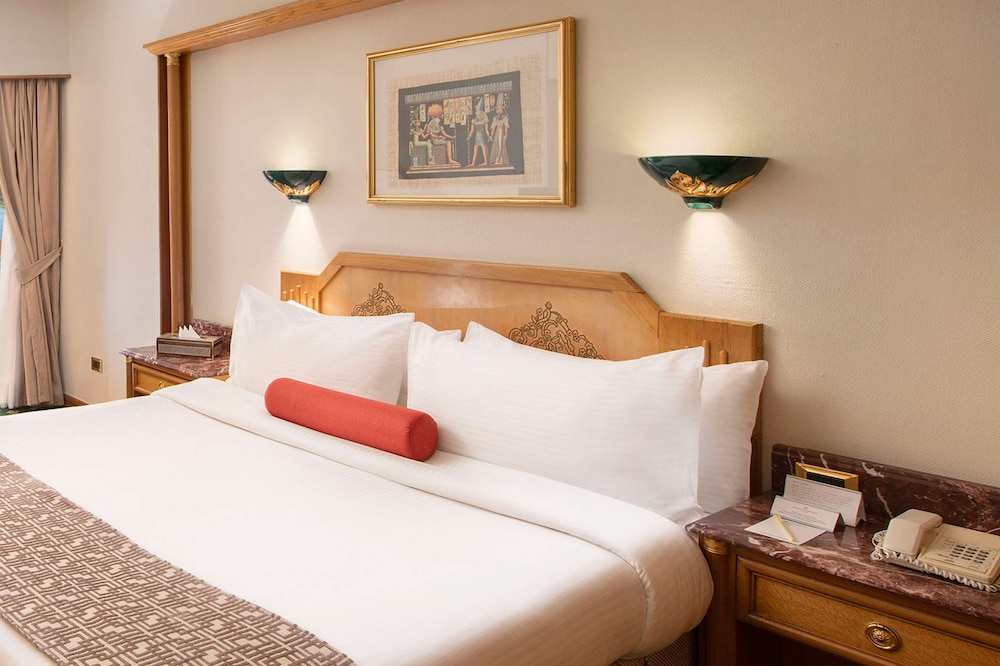 Standard Double or Twin Room with City View - Photo 2