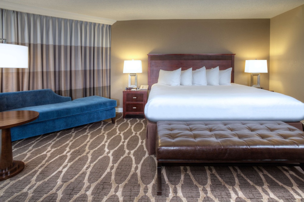 1 King - 1 Bedroom Suite - Photo 1