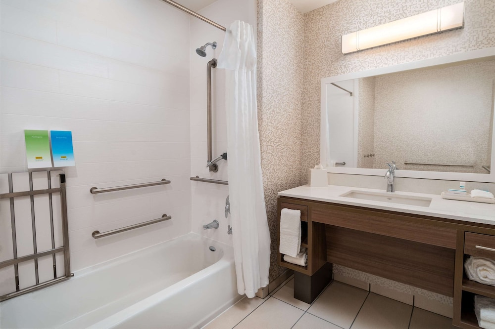 Studio, 2 Queen Beds, Accessible, Bathtub - Photo 4
