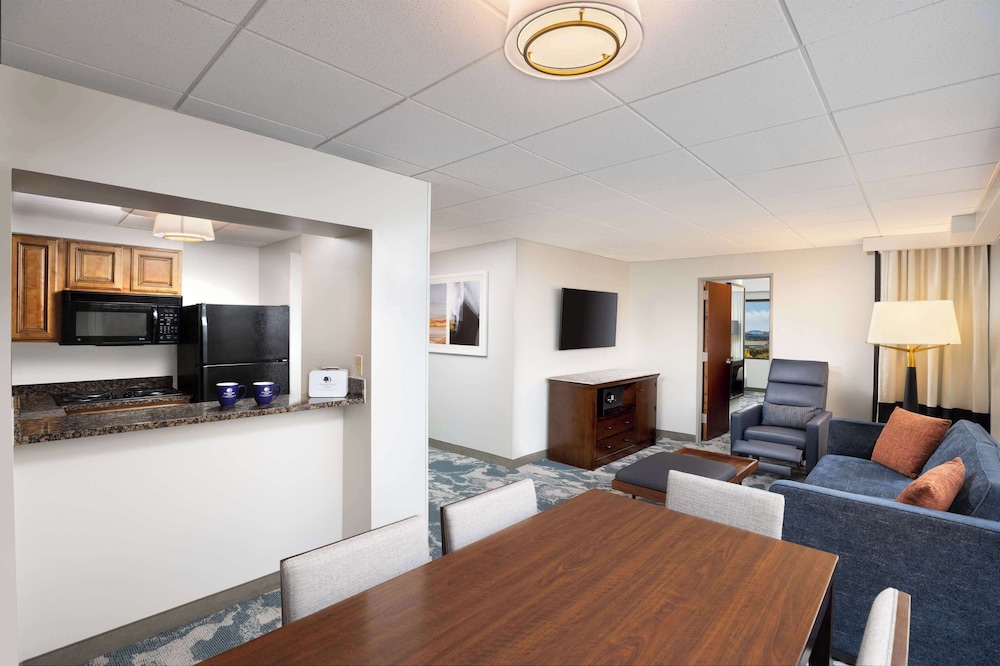 Suite, Multiple Beds, Kitchen - Photo 11