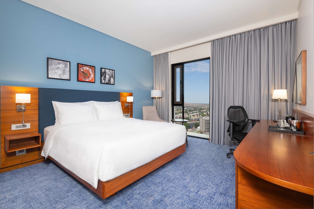 Room, 1 King Bed, Accessible - Photo 1