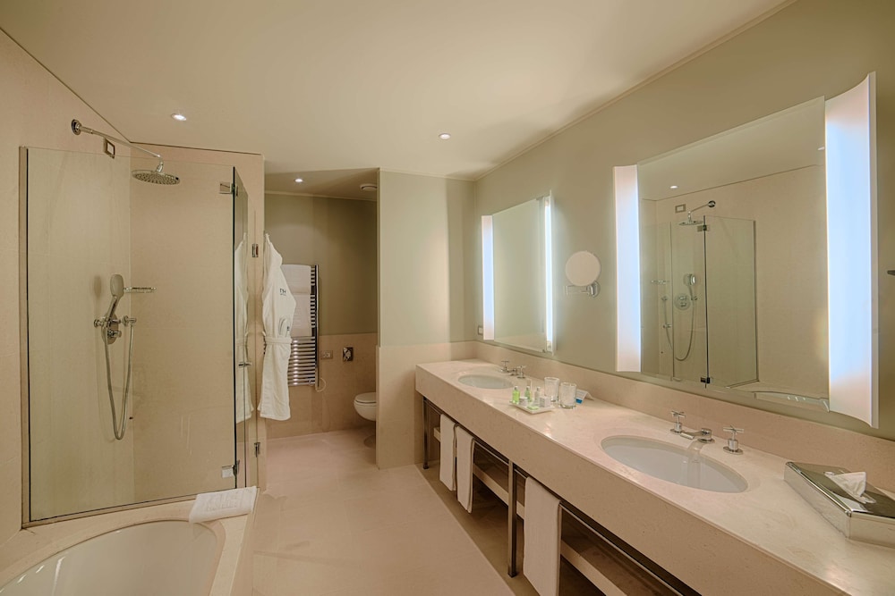 Standard Room - Photo 9
