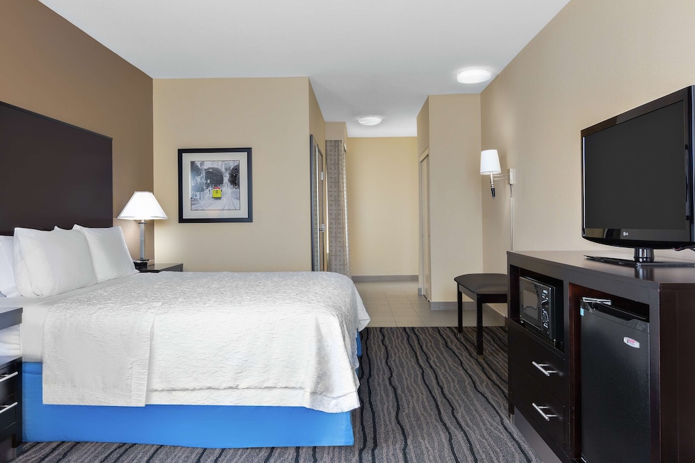 Room, 1 King Bed - Photo 4