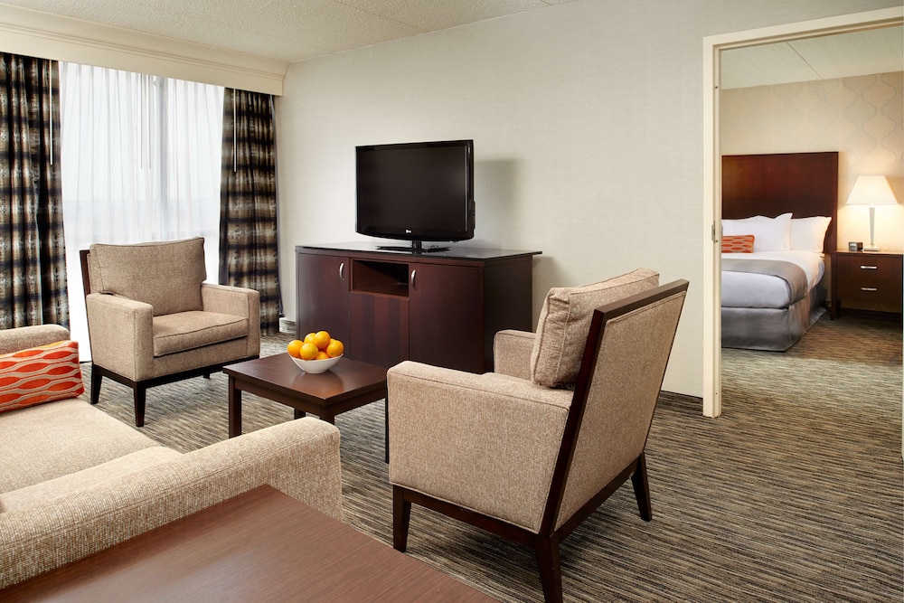 DoubleTree by Hilton Dearborn, Photo 4