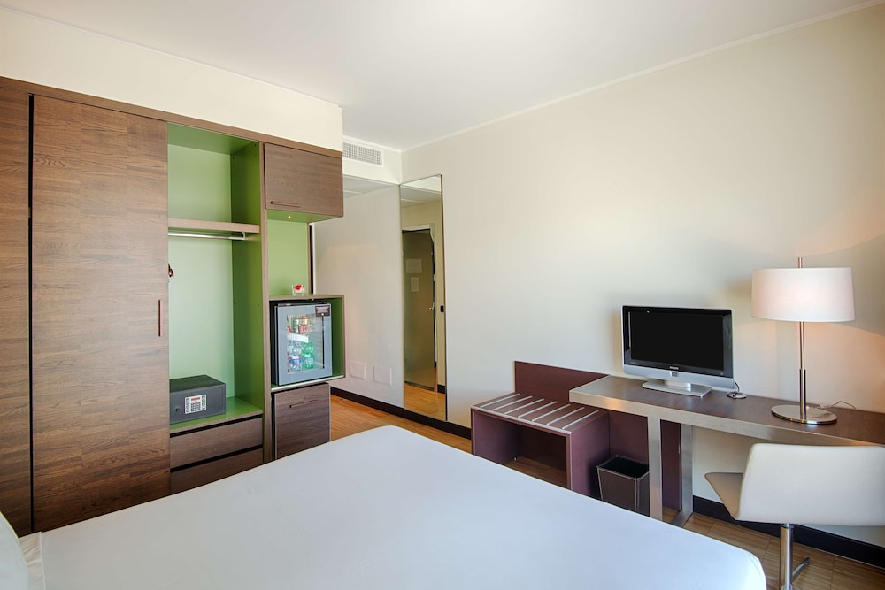 Standard Room - Photo 1