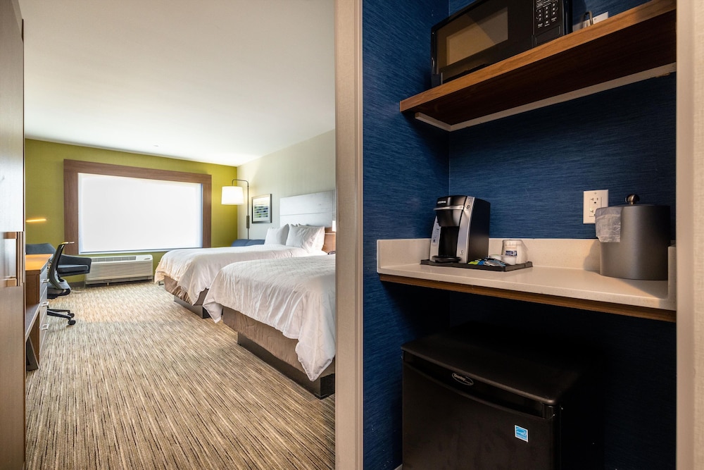 Suite, Multiple Beds - Photo 6