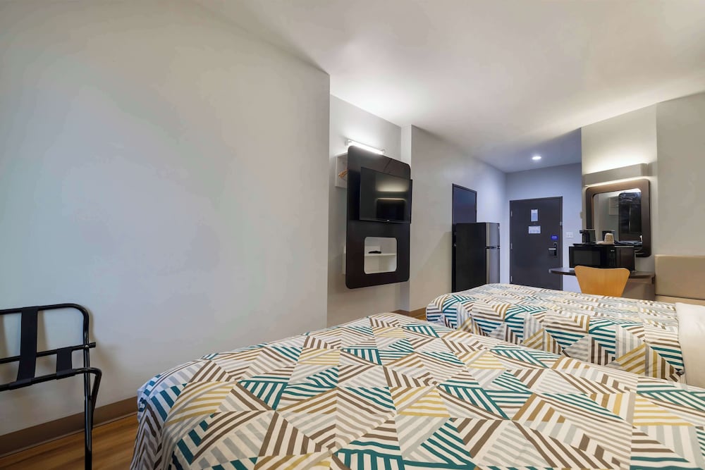 Standard Room, 2 Double Beds, Non Smoking, Refrigerator & Microwave - Photo 10