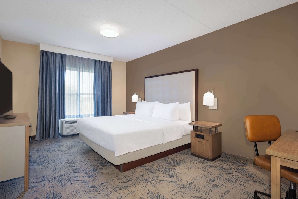 Suite, Accessible, Non Smoking - Photo 6
