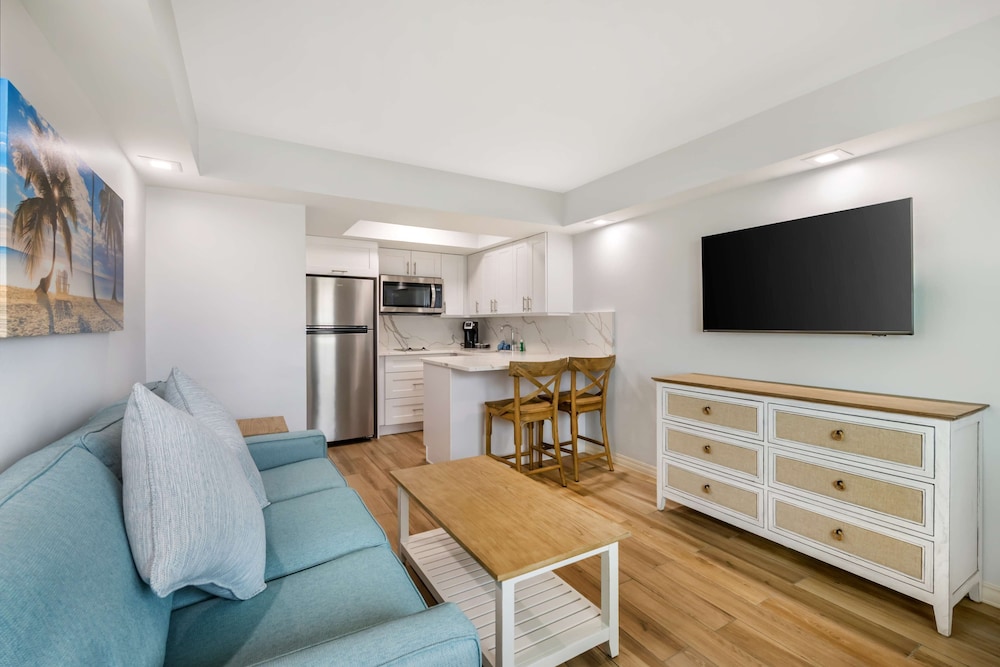 Suite, 2 Double Beds, Kitchen, Oceanfront (with Sofabed) - Photo 1