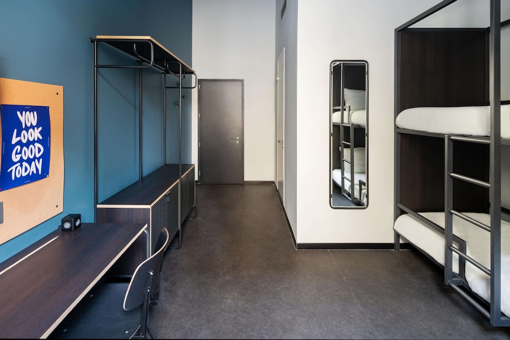 Standard Twin Room - Photo 3