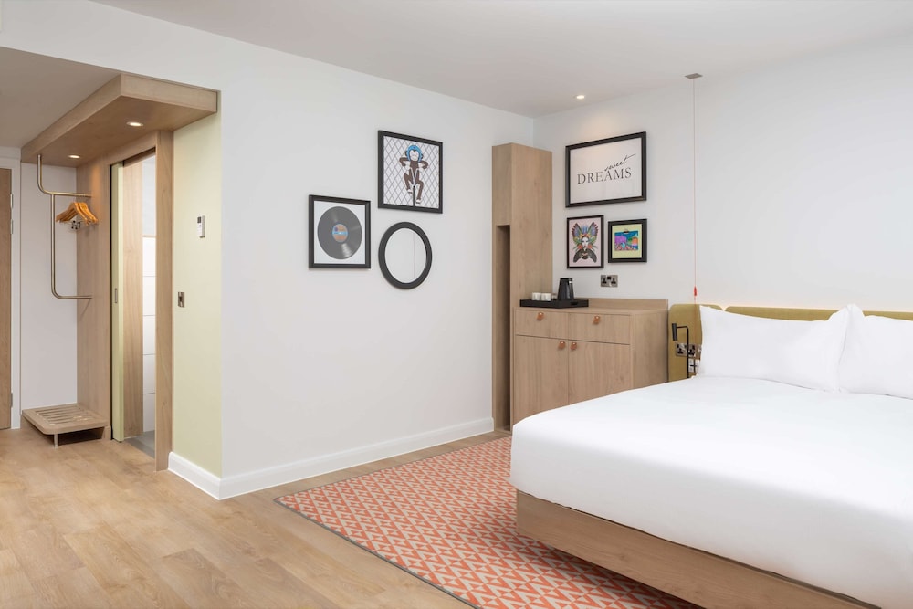 Room, 1 King Bed, Accessible photo 2