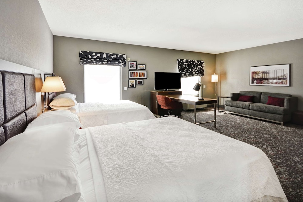 Room, 2 Queen Beds, Accessible (Roll-In Shower) - Photo 2